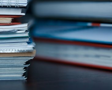 Pile de documents et de livres